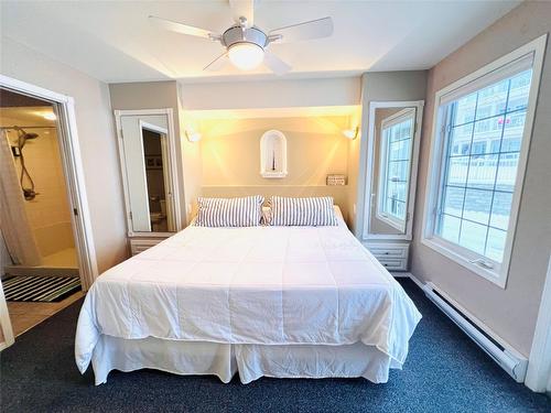 5005B-5052 Riverview Road Road, Fairmont Hot Springs, BC - Indoor Photo Showing Bedroom