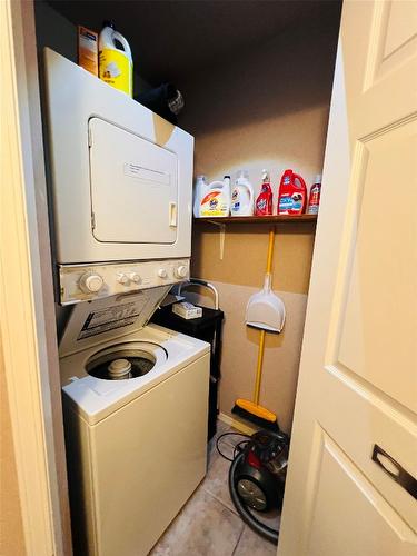 5005B-5052 Riverview Road Road, Fairmont Hot Springs, BC - Indoor Photo Showing Laundry Room