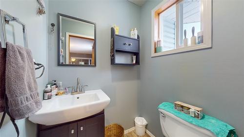 5075 Booth Creek Road, Cranbrook, BC - Indoor Photo Showing Bathroom