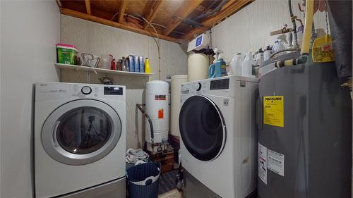 5075 Booth Creek Road, Cranbrook, BC - Indoor Photo Showing Laundry Room