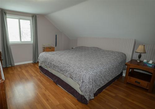 148 309Th Avenue, Kimberley, BC - Indoor Photo Showing Bedroom