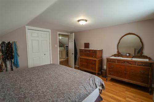 148 309Th Avenue, Kimberley, BC - Indoor Photo Showing Bedroom