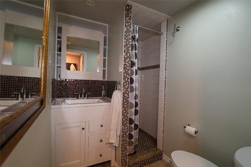 148 309Th Avenue, Kimberley, BC - Indoor Photo Showing Bathroom