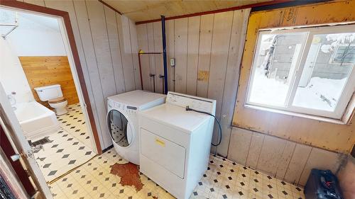 223 Crestbrook Avenue, Cranbrook, BC - Indoor Photo Showing Laundry Room