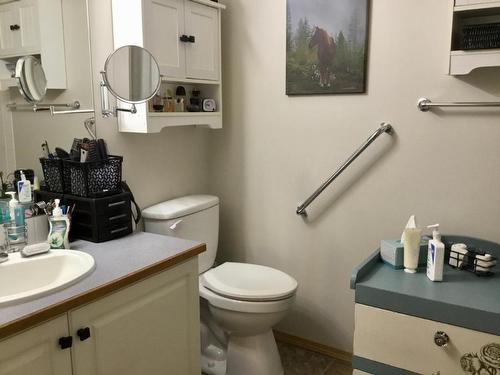 106-105 Knighton Road, Kimberley, BC - Indoor Photo Showing Bathroom