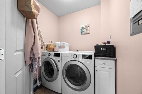 203-380 Shepherd Road, Chase, BC - Indoor Photo Showing Laundry Room