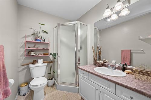 203-380 Shepherd Road, Chase, BC - Indoor Photo Showing Bathroom