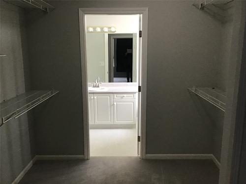 4-650 Harrington Road, Kamloops, BC - Indoor Photo Showing Bathroom