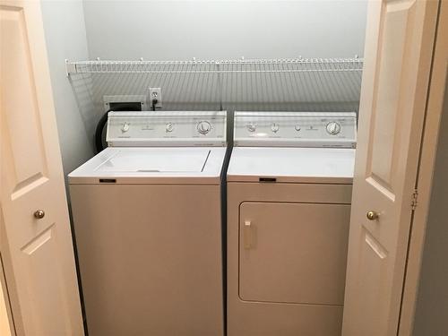 4-650 Harrington Road, Kamloops, BC - Indoor Photo Showing Laundry Room