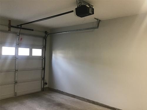 4-650 Harrington Road, Kamloops, BC - Indoor Photo Showing Garage