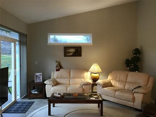 4-650 Harrington Road, Kamloops, BC - Indoor Photo Showing Living Room