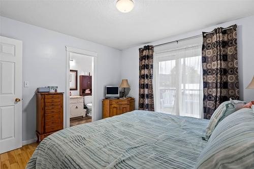 304 Montego Road, Kamloops, BC - Indoor Photo Showing Bedroom