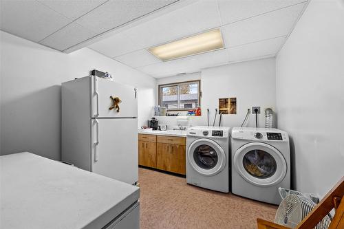 304 Montego Road, Kamloops, BC - Indoor Photo Showing Laundry Room