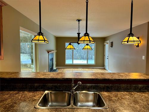 119 Mountain Side Drive, Fruitvale, BC - Indoor Photo Showing Kitchen With Double Sink