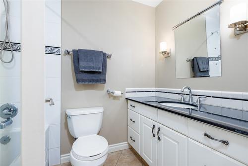 301-303-1151 Gerry Sorensen Way, Kimberley, BC - Indoor Photo Showing Bathroom