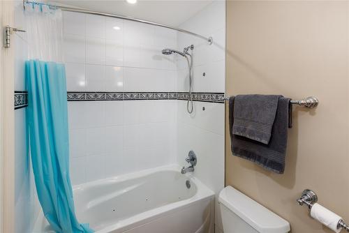 301-303-1151 Gerry Sorensen Way, Kimberley, BC - Indoor Photo Showing Bathroom