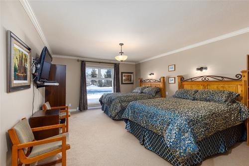 301-303-1151 Gerry Sorensen Way, Kimberley, BC - Indoor Photo Showing Bedroom