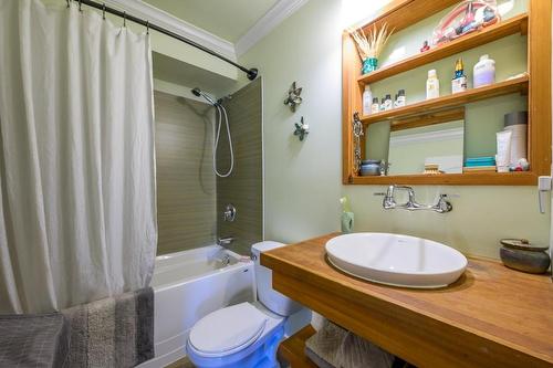 503 Fortune Drive, Kamloops, BC - Indoor Photo Showing Bathroom