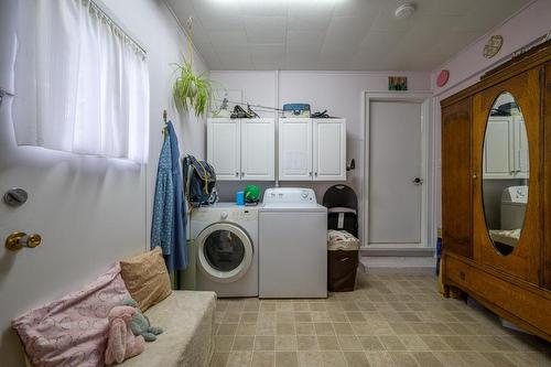 503 Fortune Drive, Kamloops, BC - Indoor Photo Showing Laundry Room