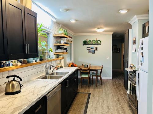 503 Fortune Drive, Kamloops, BC - Indoor Photo Showing Kitchen With Double Sink