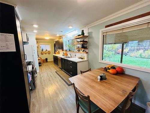 503 Fortune Drive, Kamloops, BC - Indoor Photo Showing Dining Room