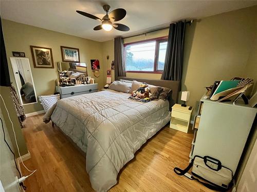 301 4Th Street, Nakusp, BC - Indoor Photo Showing Bedroom