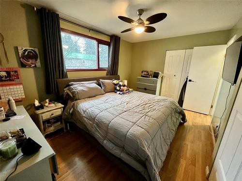 301 4Th Street, Nakusp, BC - Indoor Photo Showing Bedroom