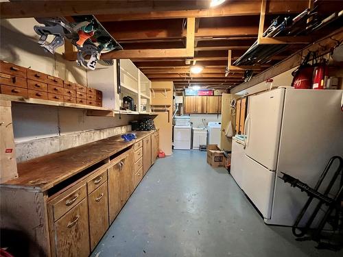 301 4Th Street, Nakusp, BC - Indoor Photo Showing Basement