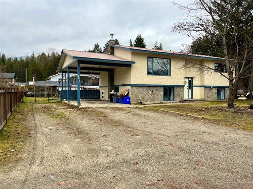 301 4Th Street, Nakusp, BC - Outdoor With Deck Patio Veranda