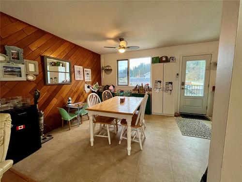 301 4Th Street, Nakusp, BC - Indoor Photo Showing Dining Room