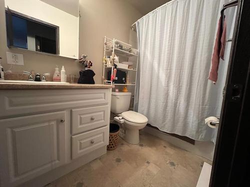 404-606 18Th Avenue, Cranbrook, BC - Indoor Photo Showing Bathroom