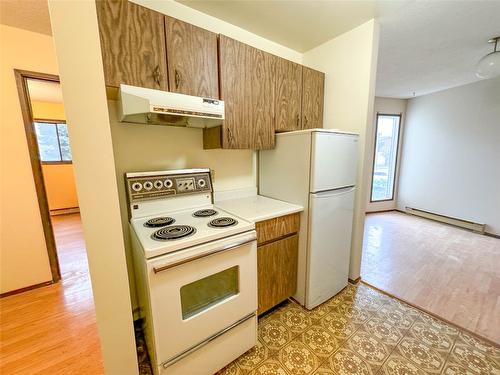 21 (205)-1703 Menzies Street, Merritt, BC - Indoor Photo Showing Kitchen