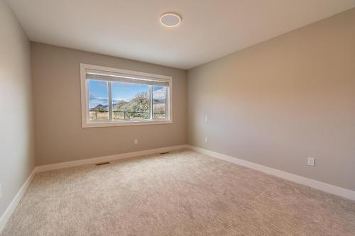 176-8800 Dallas Drive, Kamloops, BC - Indoor Photo Showing Other Room