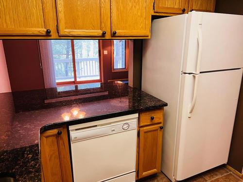 6-7981 Radium Golf Course Road, Radium Hot Springs, BC - Indoor Photo Showing Kitchen