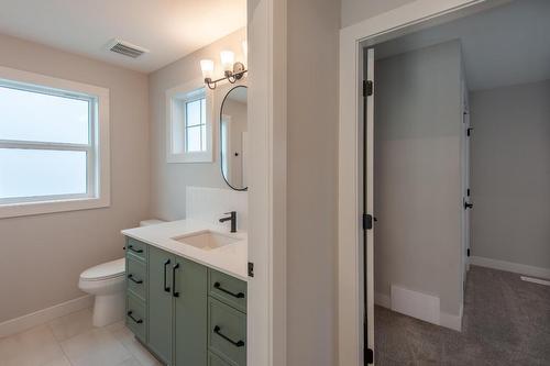 8759 Badger Drive, Kamloops, BC - Indoor Photo Showing Bathroom