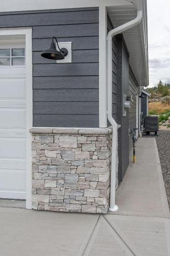 8759 Badger Drive, Kamloops, BC - Outdoor With Exterior