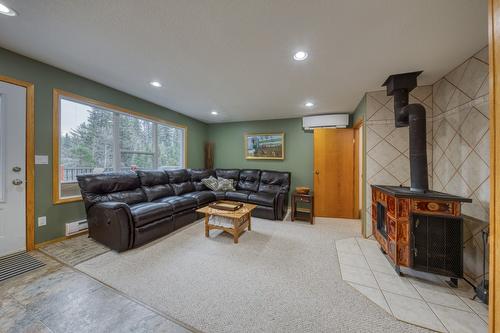 4880 James Street, Fairmont Hot Springs, BC - Indoor With Fireplace