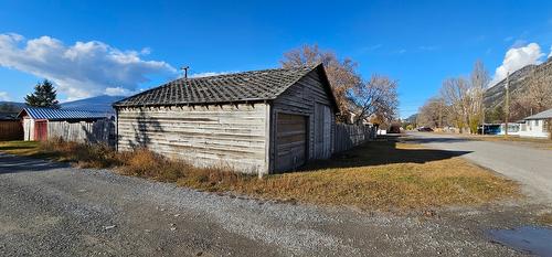 4966 Luck Avenue, Canal Flats, BC - Outdoor