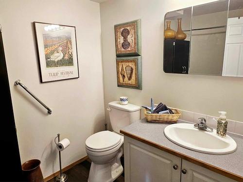 109-105 Knighton Road, Kimberley, BC - Indoor Photo Showing Bathroom