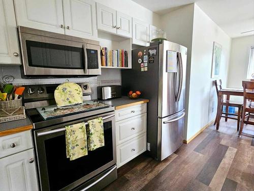 109-105 Knighton Road, Kimberley, BC - Indoor Photo Showing Kitchen With Stainless Steel Kitchen