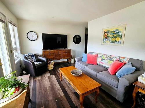 109-105 Knighton Road, Kimberley, BC - Indoor Photo Showing Living Room