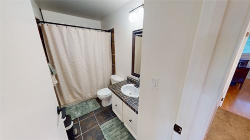 2309 7Th Street, Cranbrook, BC - Indoor Photo Showing Bathroom