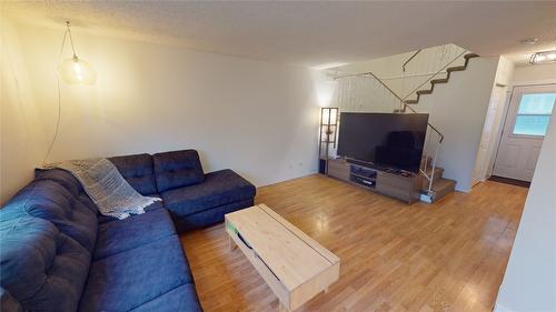 2309 7Th Street, Cranbrook, BC - Indoor Photo Showing Living Room