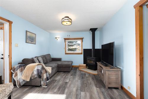 8079 Sorensen Road, Kimberley, BC - Indoor Photo Showing Living Room