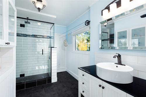 8079 Sorensen Road, Kimberley, BC - Indoor Photo Showing Bathroom