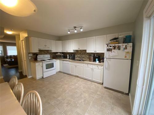 706-200 Black Forest Trail, Invermere, BC - Indoor Photo Showing Kitchen With Double Sink