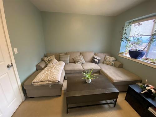 706-200 Black Forest Trail, Invermere, BC - Indoor Photo Showing Living Room