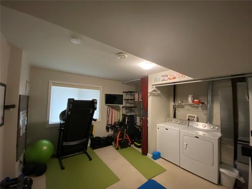 706-200 Black Forest Trail, Invermere, BC - Indoor Photo Showing Laundry Room