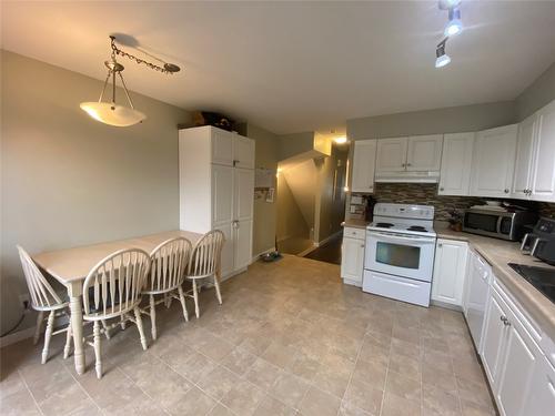 706-200 Black Forest Trail, Invermere, BC - Indoor Photo Showing Kitchen With Double Sink