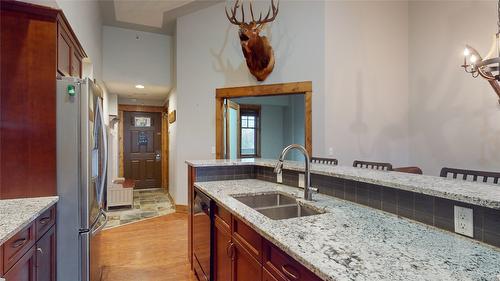 405-880 Dogwood Drive, Kimberley, BC - Indoor Photo Showing Kitchen With Double Sink